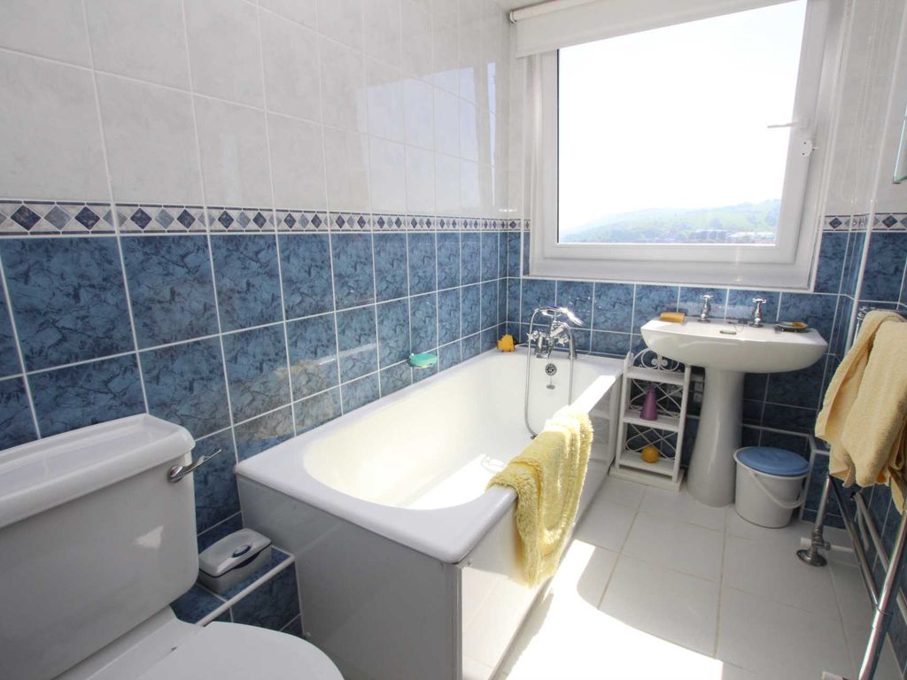 3 bed flat for sale in Bolsover Road, Eastbourne BN20, £450,000