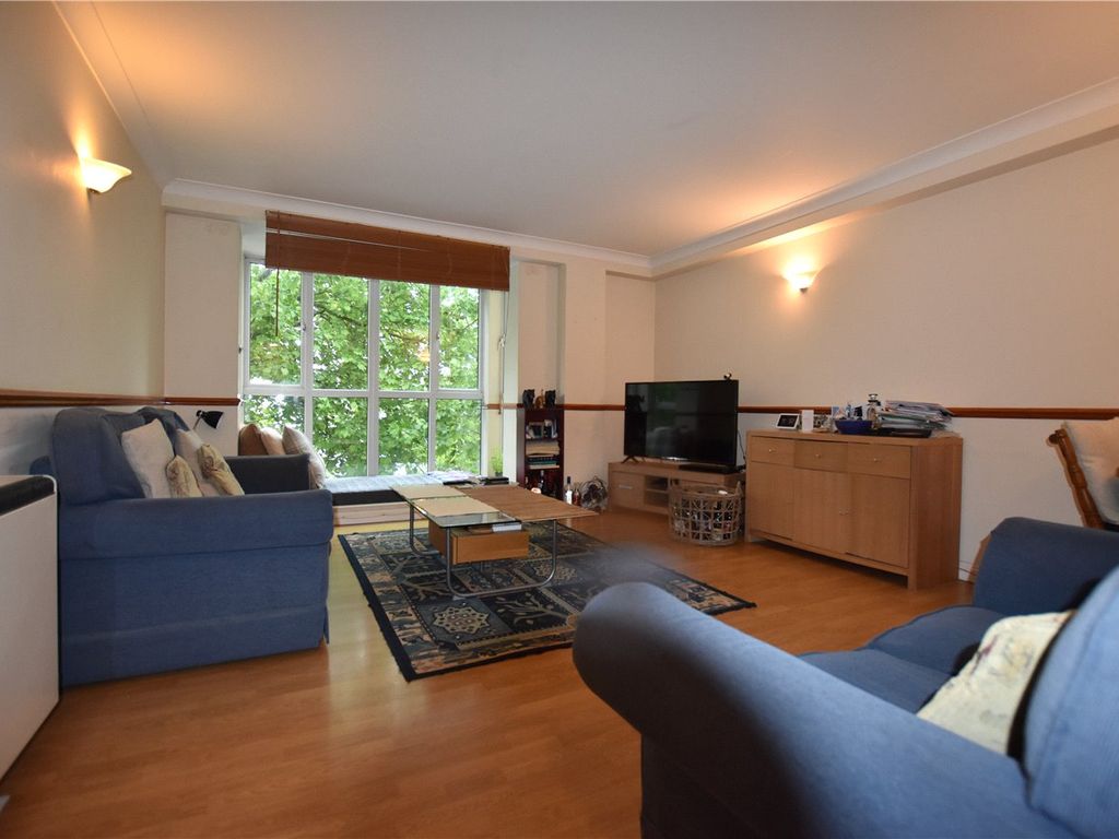 1 bed flat to rent in Worgan Street, London SE16, £1,600 pcm