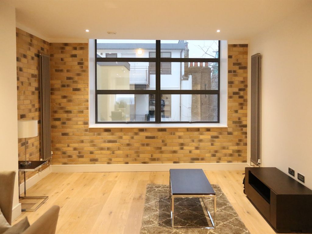 2 bed flat for sale in Carlow Street, London NW1, £965,000