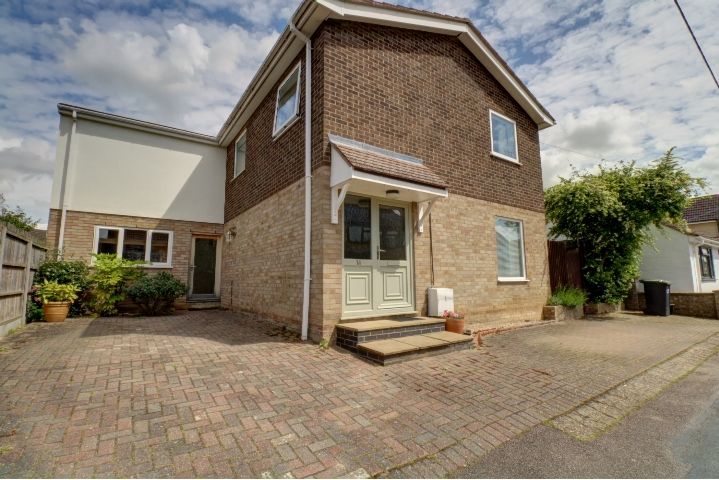 4 bed detached house for sale in Bowers Lane, Isleham, Ely CB7, £400,000