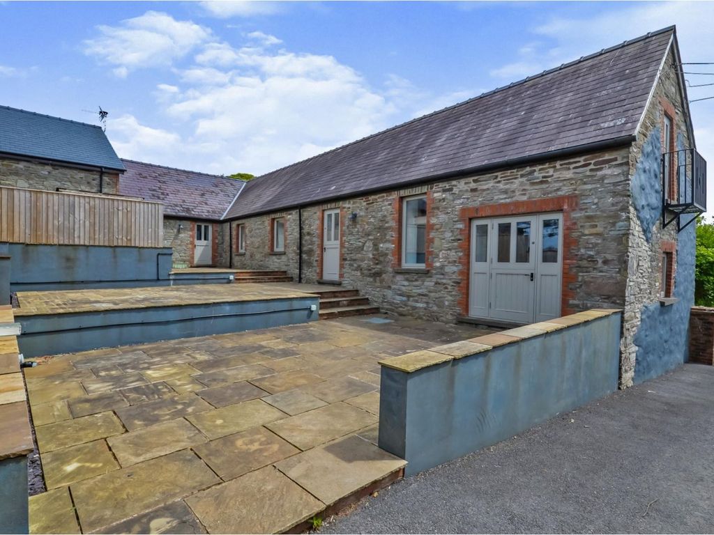 3 bed barn conversion for sale in Broadlay, Ferryside SA17, £399,000