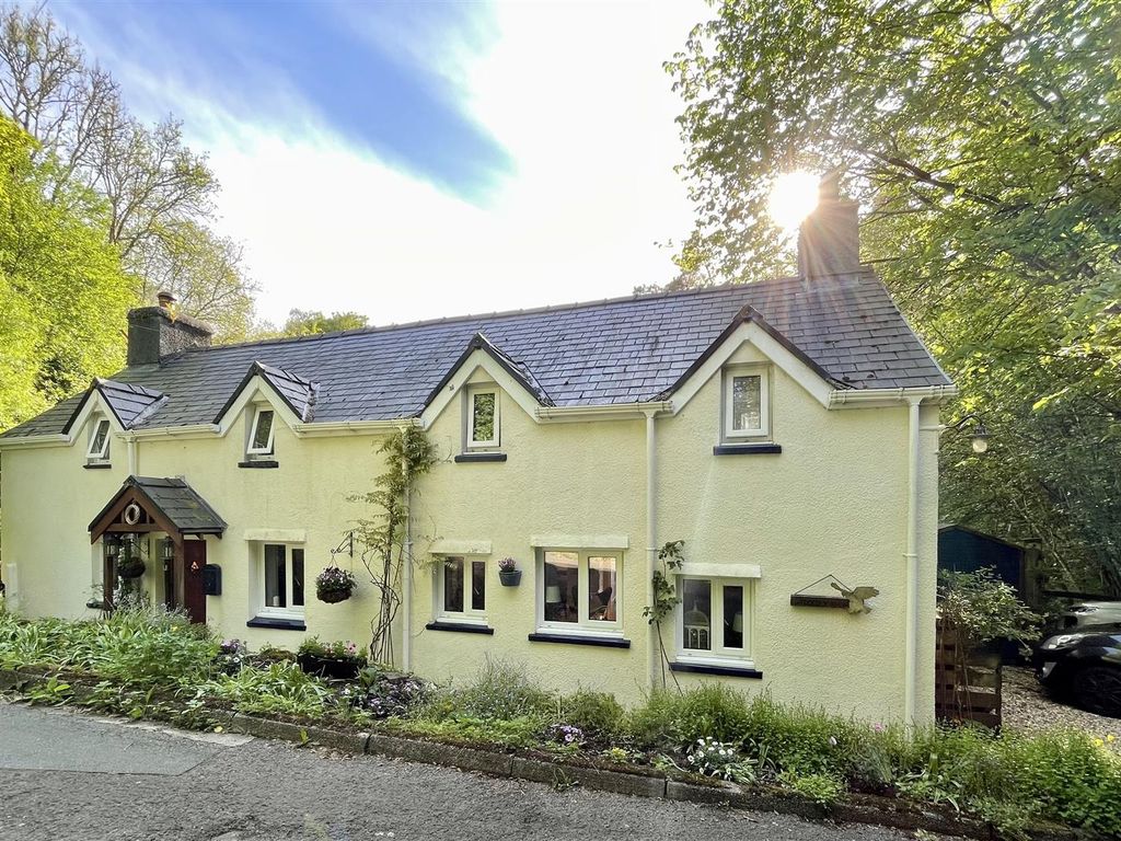 3 bed detached house for sale in Gwynfe, Llangadog SA19, £465,000