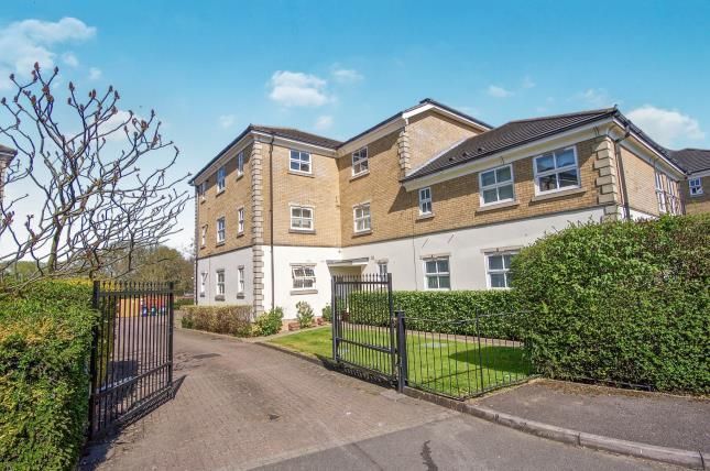 3 bed flat for sale in Great North Way, London NW4, £550,000