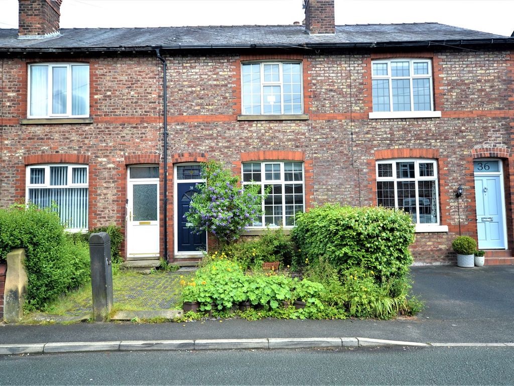 2 bed terraced house to rent in Lacey Green, Wilmslow SK9, £1,400 pcm