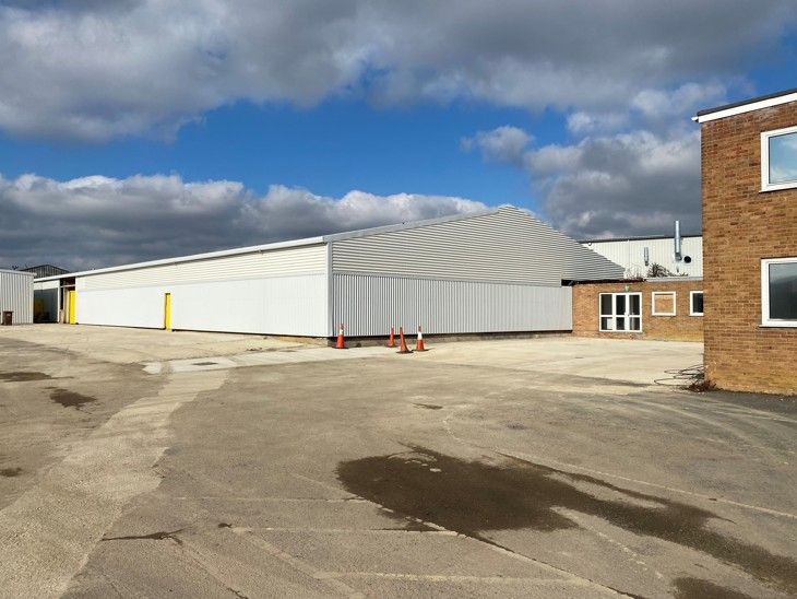 Light industrial to let in 9 - 10 Clifton Road, Huntingdon, Cambridgeshire PE29, Non quoting