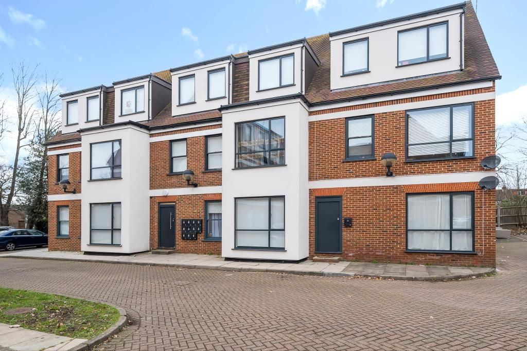 1 bed flat to rent in Slough, Berkshire SL1, £1,200 pcm