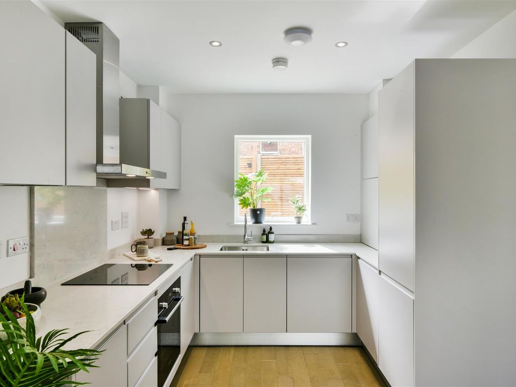 New home, 4 bed property for sale in Bellingham Road, London SE6, £599,000