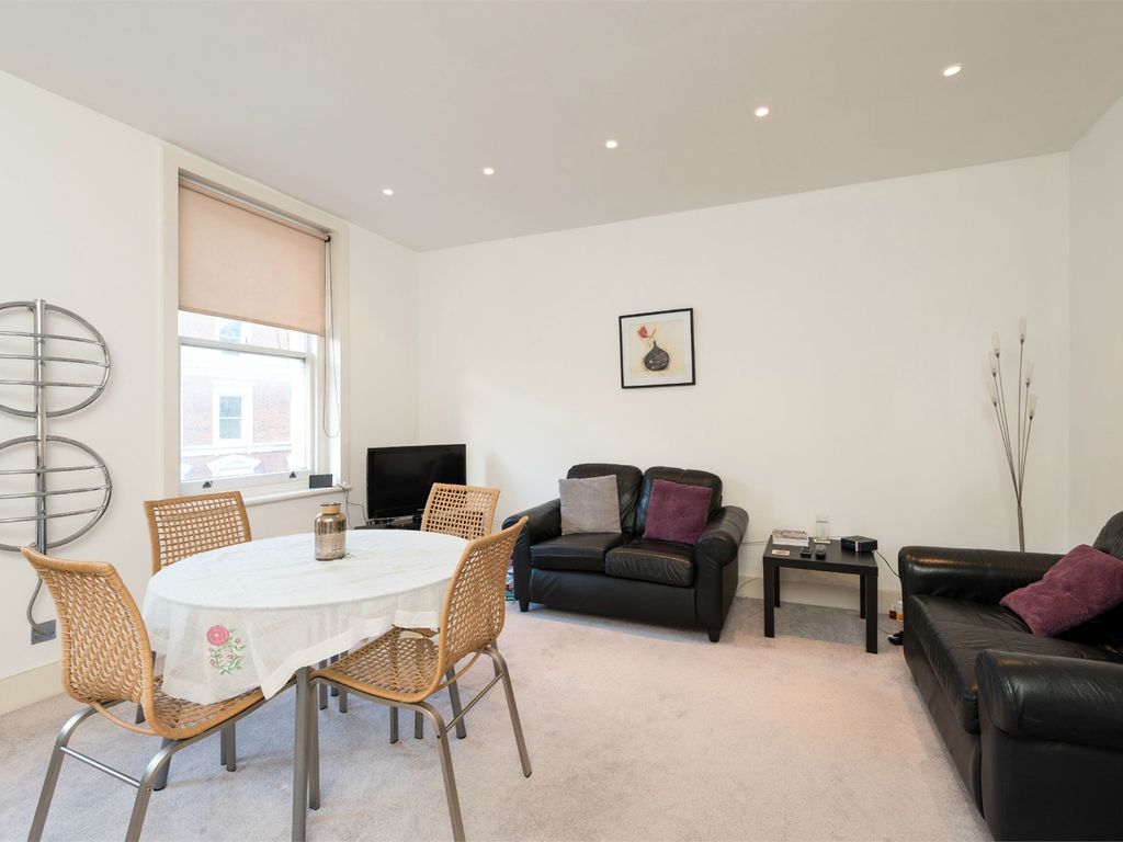 1 bed flat to rent in Clifton Road, Maida Vale W9, £1,750 pcm