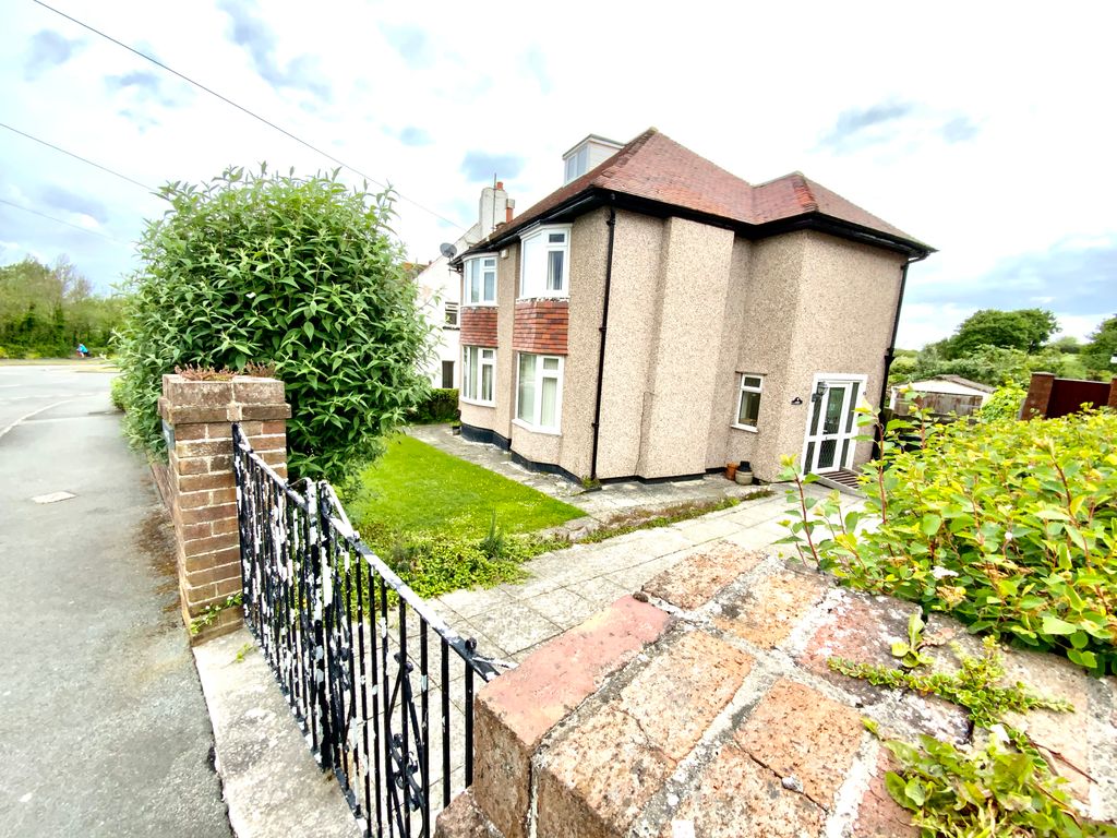 3 bed detached house for sale in Conway Crescent, Llandudno LL30, £375,000