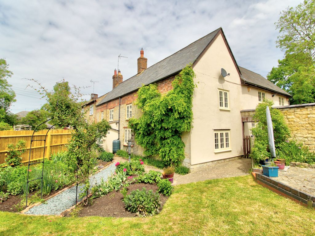 4 bed cottage for sale in Little London, Silverstone, Towcester NN12, £600,000