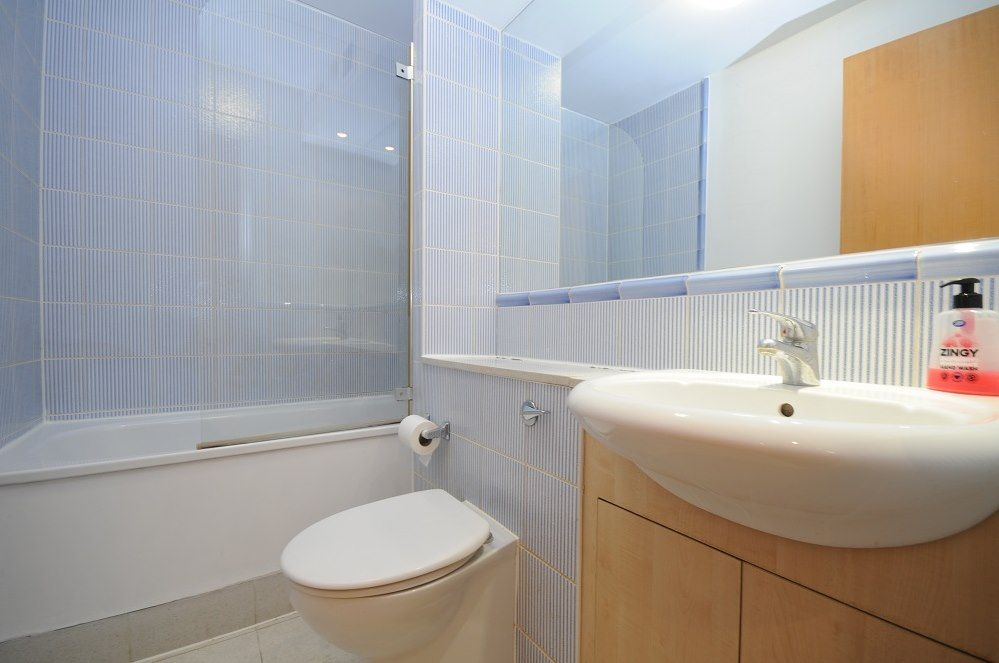 1 bed flat for sale in 1d Belvedere Road, County Hall, Westminster SE1, £600,000