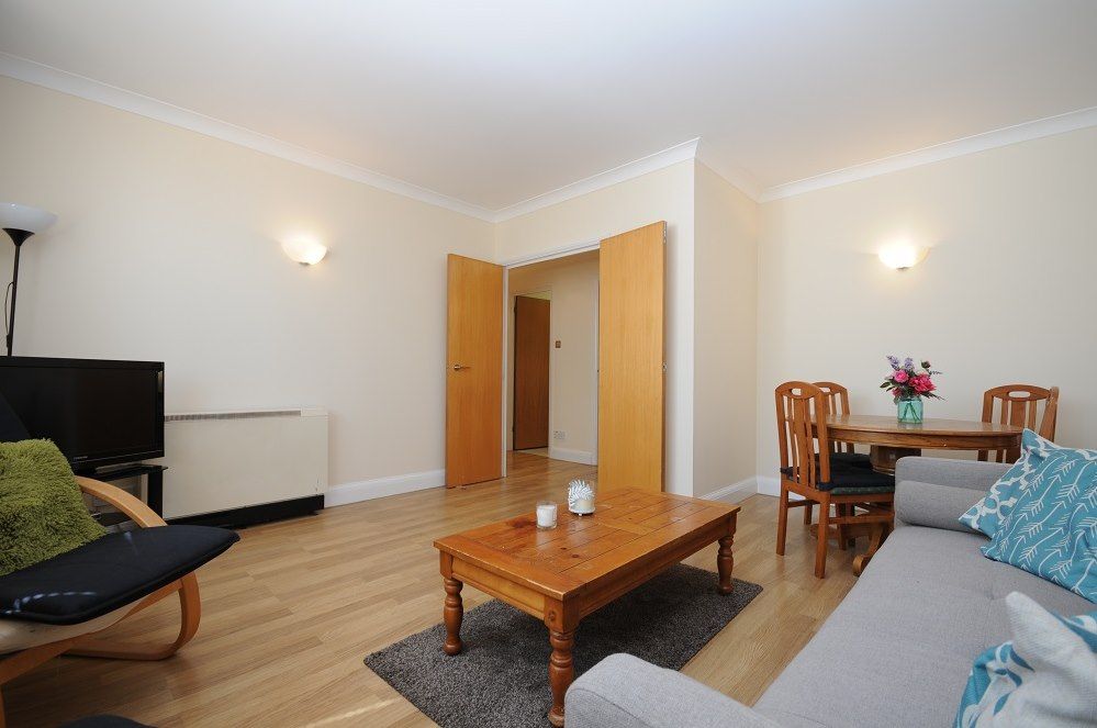 1 bed flat for sale in 1d Belvedere Road, County Hall, Westminster SE1, £600,000