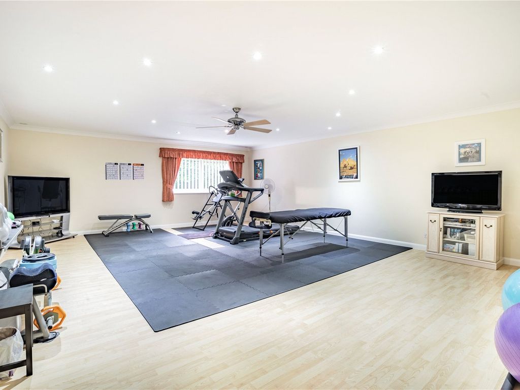 7 bed detached house for sale in Delph Lane, Daresbury, Warrington WA4, £1,100,000