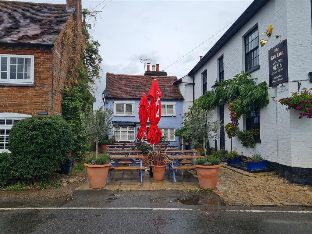 3 bed cottage for sale in Chenies, Rickmansworth WD3, £485,000