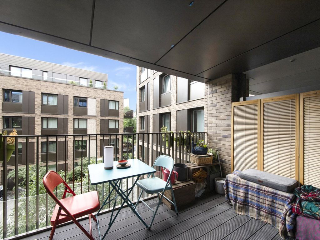 1 bed flat for sale in Molten Court, Moulding Lane, New Cross SE14, £350,000