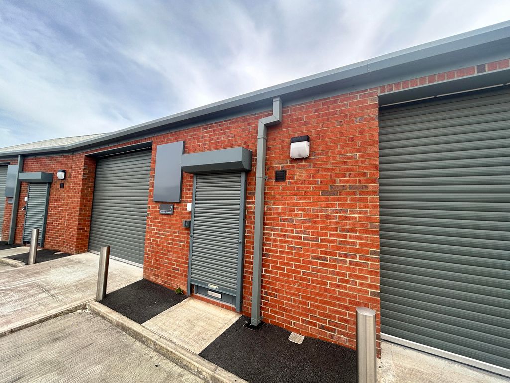 Light industrial to let in Sandtoft Gateway, Doncaster DN9, £5,720 pa