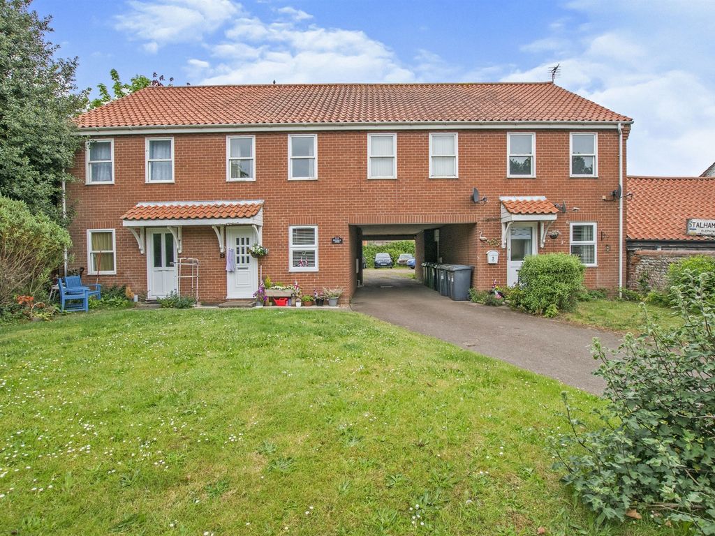 7 bed flat for sale in High Street, Stalham, Norwich NR12, £400,000