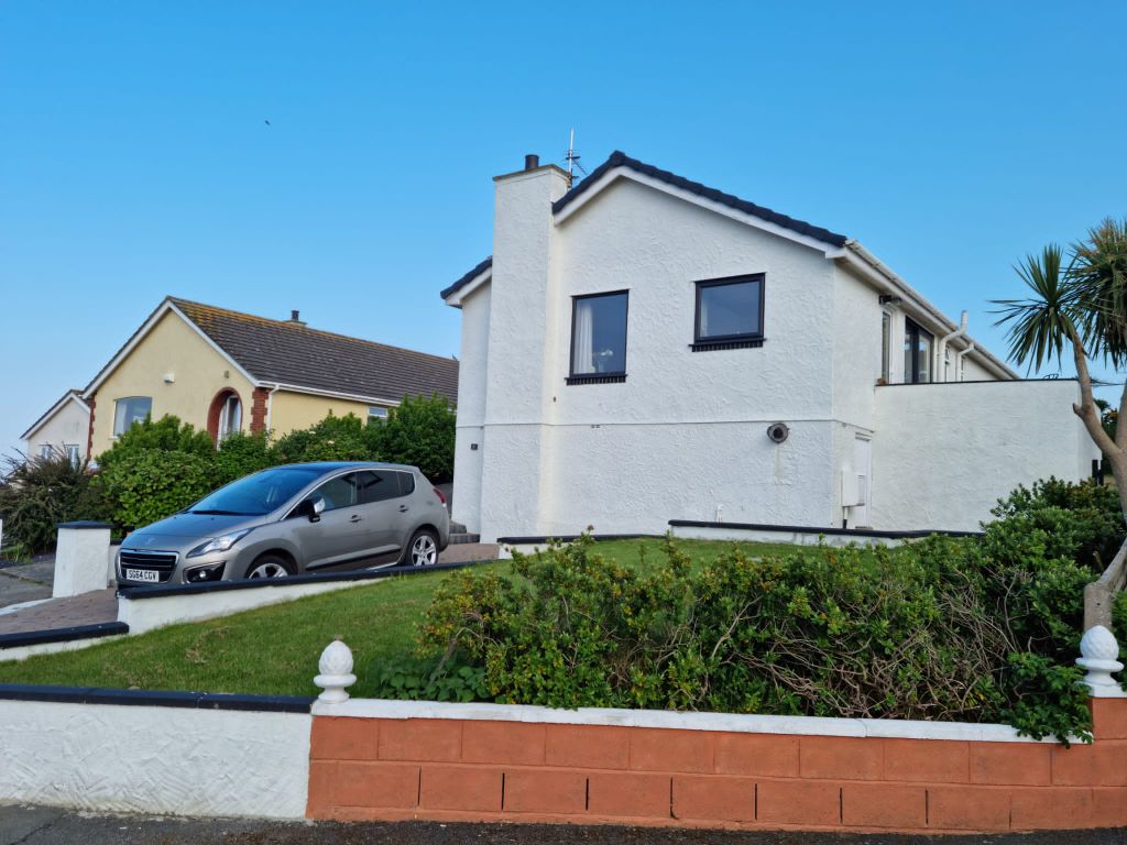 3 bed bungalow to rent in Glan Y Don Parc, Bull Bay LL68, £1,195 pcm