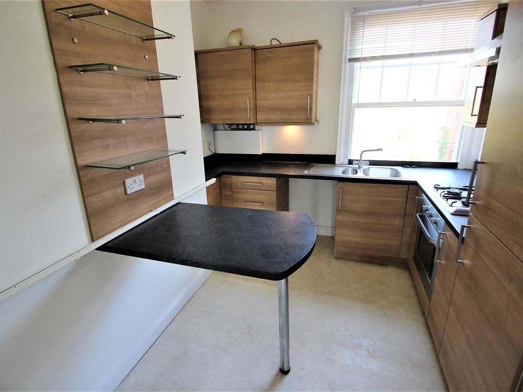 2 bed flat for sale in Haworth Apartments, Clough Road, Hull HU6, £70,000