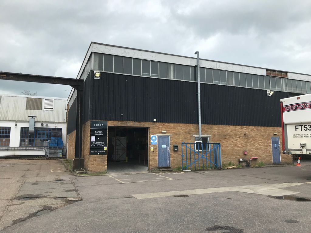 Warehouse to let in Exning Road, Newmarket CB8, £300,000 pa