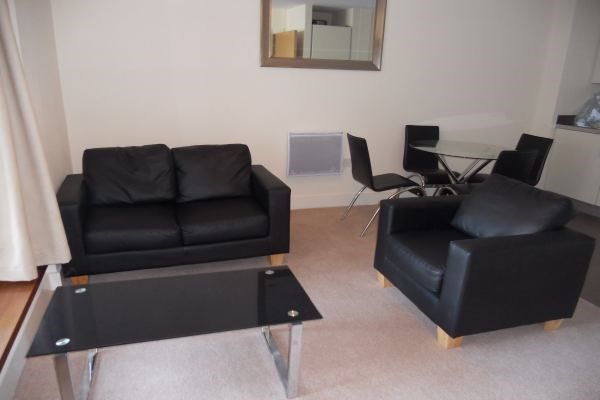 1 bed flat to rent in Ferry Court, Cardiff CF11, £695 pcm