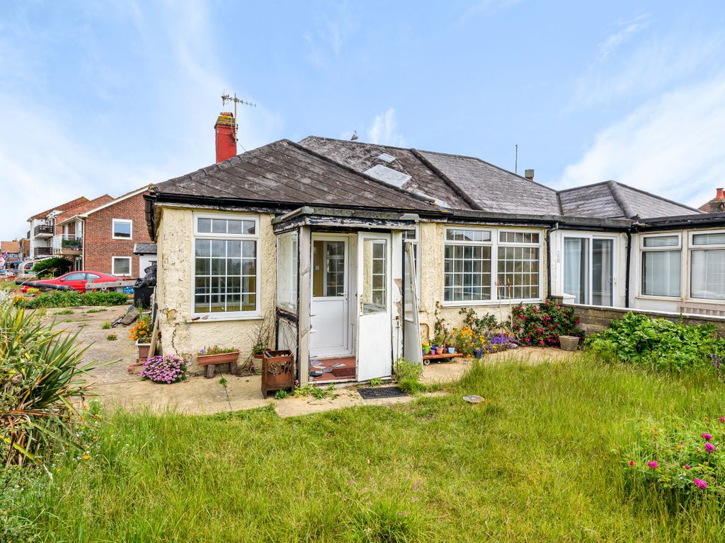 2 bed bungalow for sale in Old Fort Road, Shoreham Beach, West Sussex BN43, £400,000