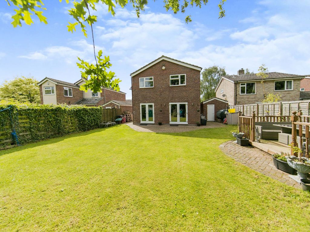 5 bed detached house for sale in Oaklands, Leavenheath, Colchester, Suffolk CO6, £480,000