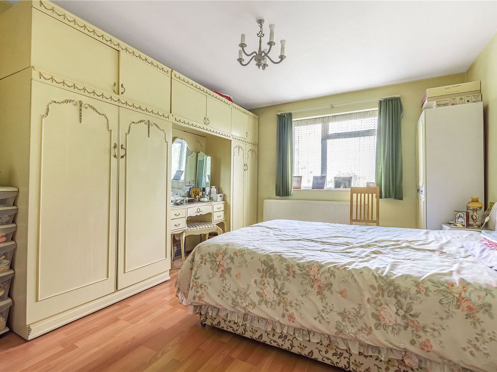 4 bed detached house for sale in Barnet Road, Arkley, Hertfordshire EN5, £1,350,000
