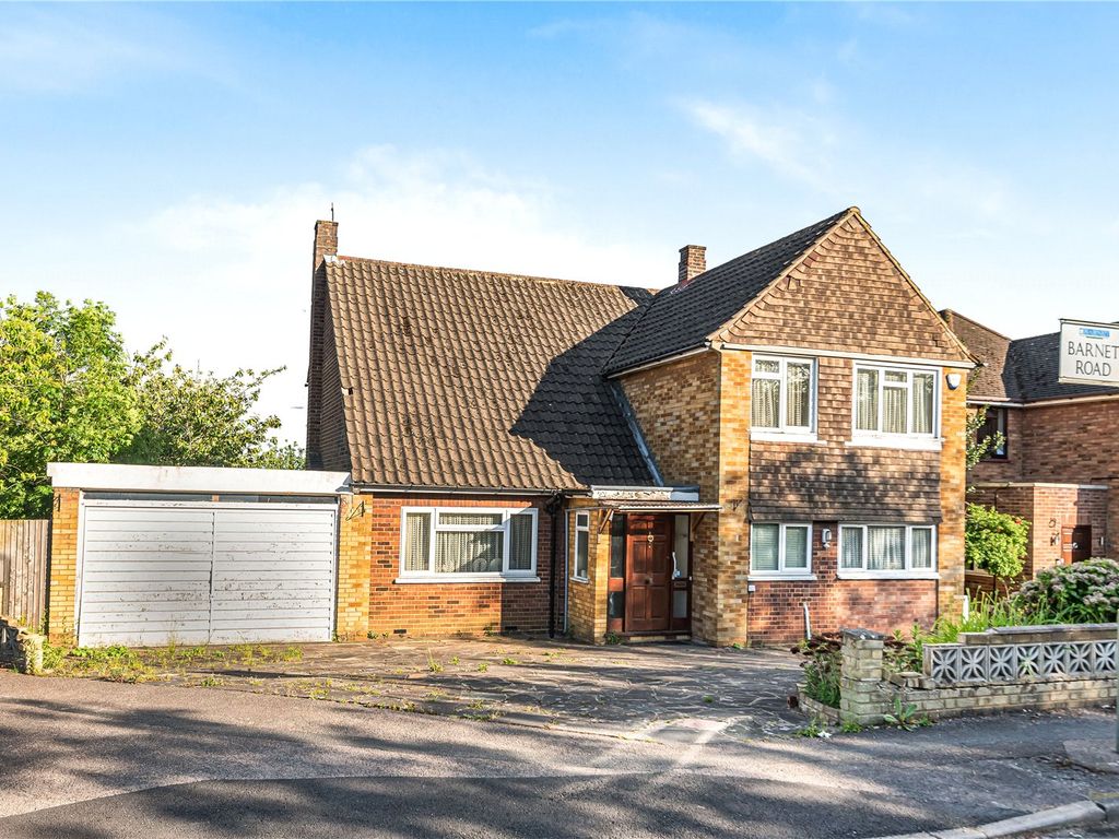 4 bed detached house for sale in Barnet Road, Arkley, Hertfordshire EN5, £1,350,000