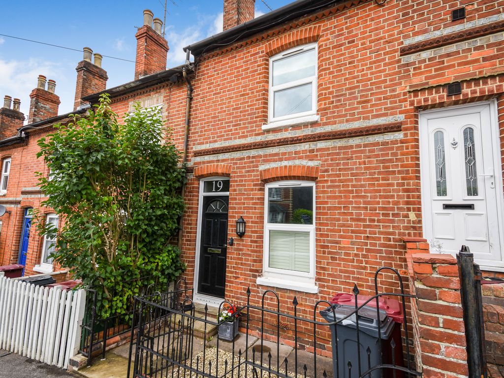 3 bed terraced house for sale in Alpine Street, Reading RG1, £350,000