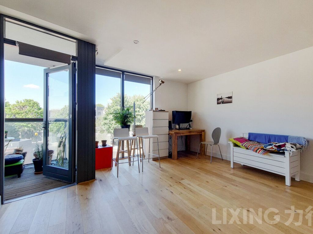 1 bed flat for sale in Packington Street, London N1, £500,000