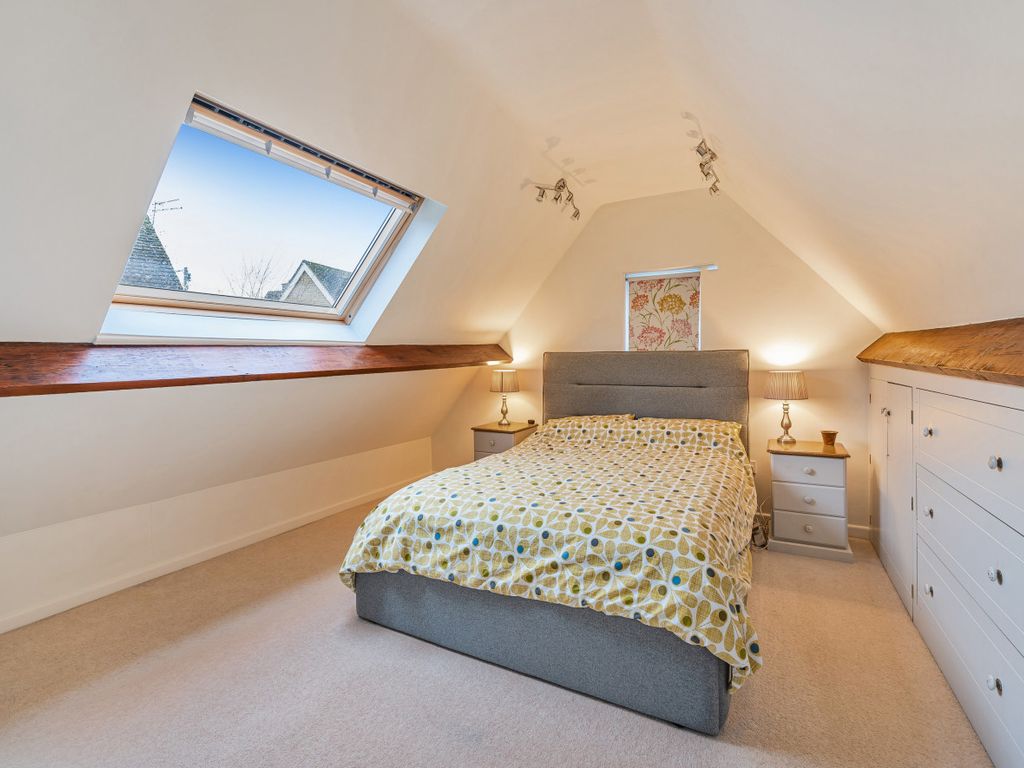 3 bed terraced house for sale in High Street, Shrivenham, Oxfordshire SN6, £425,000