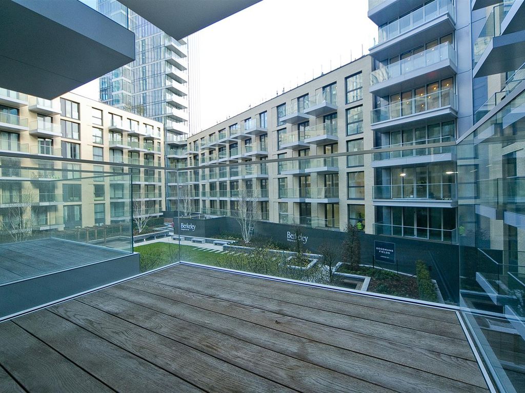 1 bed flat for sale in Catalina House, 4, Canter Way, Aldgate E1, £699,995