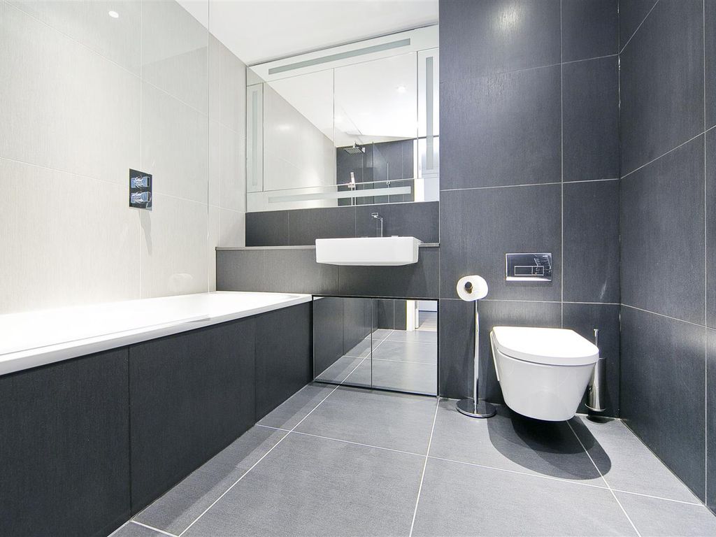 1 bed flat for sale in Catalina House, 4, Canter Way, Aldgate E1, £699,995
