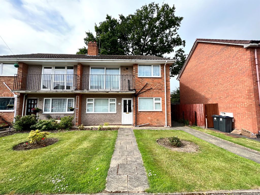 2 bed flat for sale in Romford Close, Sheldon, Birmingham B26, £147,000