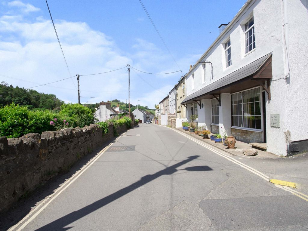 5 bed end terrace house for sale in Victoria Street, Combe Martin EX34, £400,000