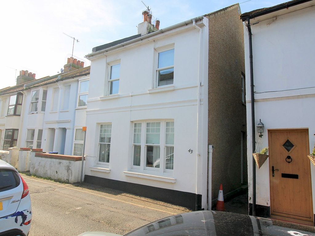 4 bed end terrace house for sale in West Street, Shoreham, West Sussex BN43, £475,000