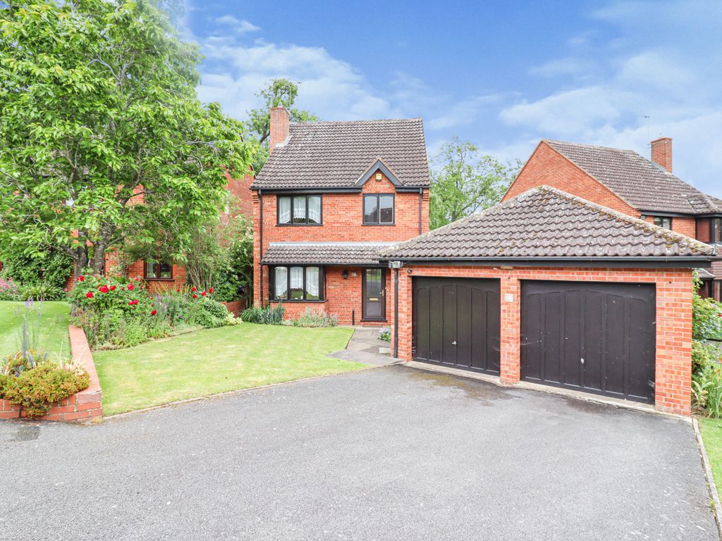 4 bed detached house for sale in Manor House Close, Newbold Upon Avon, Rugby CV21, £410,000