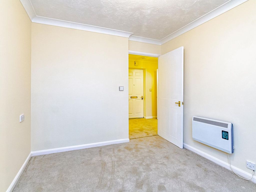 2 bed property for sale in Cranley Gardens, Wallington SM6, £250,000