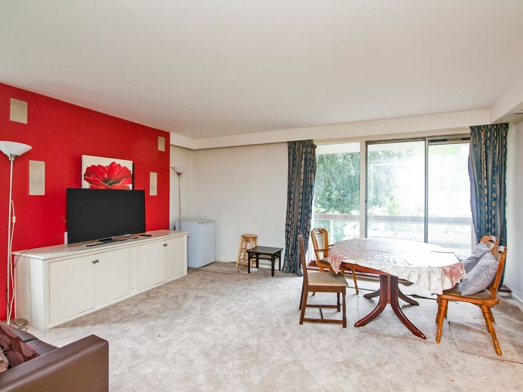 3 bed flat for sale in Holyport Road, London SW6, £800,000