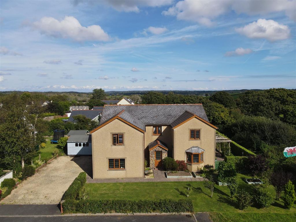 5 bed detached house for sale in The Meads Drive, Hook, Haverfordwest SA62, £465,000
