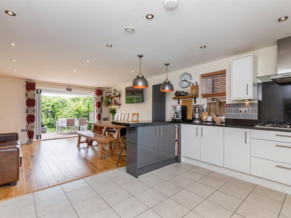 5 bed detached house for sale in Forge Close, Pyecombe, Brighton BN45, £750,000