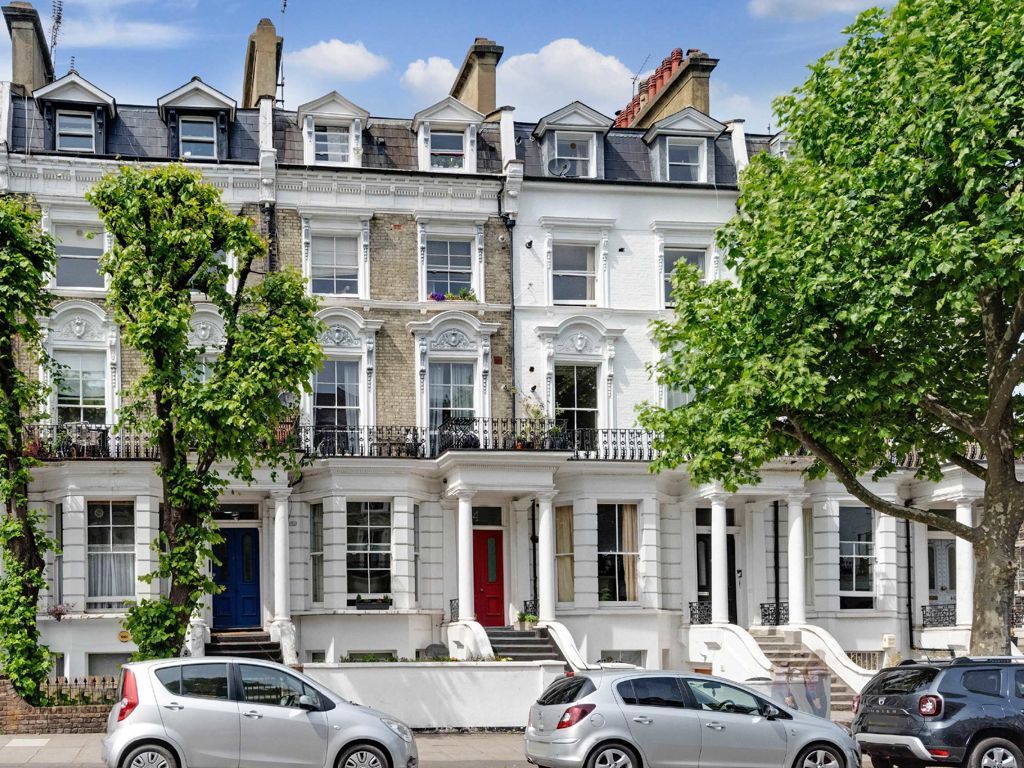 3 bed flat for sale in Sutherland Avenue, London W9, £670,000