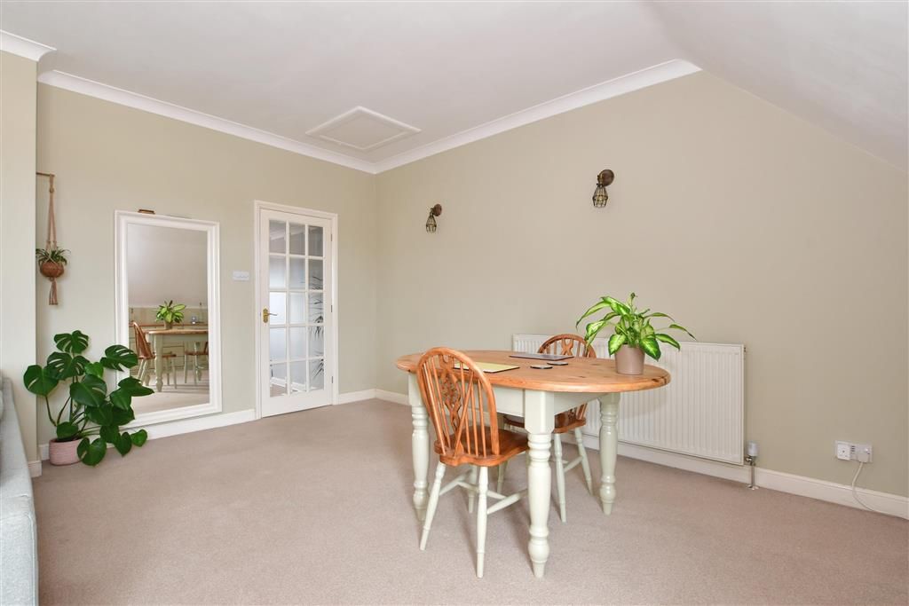 1 bed flat for sale in The Broadway, Totland Bay, Isle Of Wight PO39, £140,000