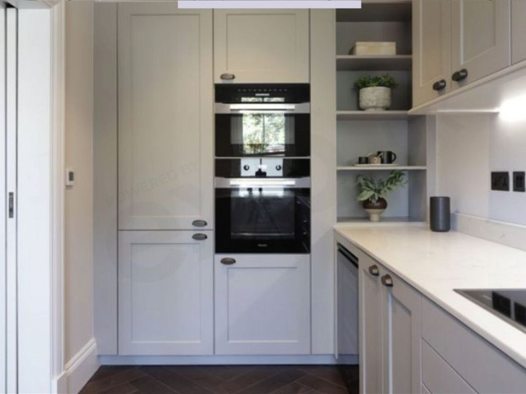 3 bed flat for sale in The Bishops Avenue, Hampstead Garden Suburb, East Finchley, Highgate North London N2, £1,800,000