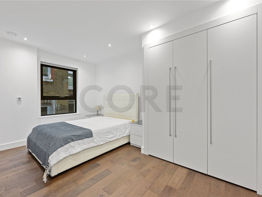 2 bed flat for sale in Paton Street, Clerkenwell, London EC1V, £850,000