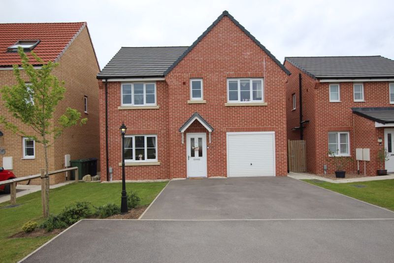 5 bed detached house for sale in Fairway Drive, Humberston, Grimsby DN36, £340,000