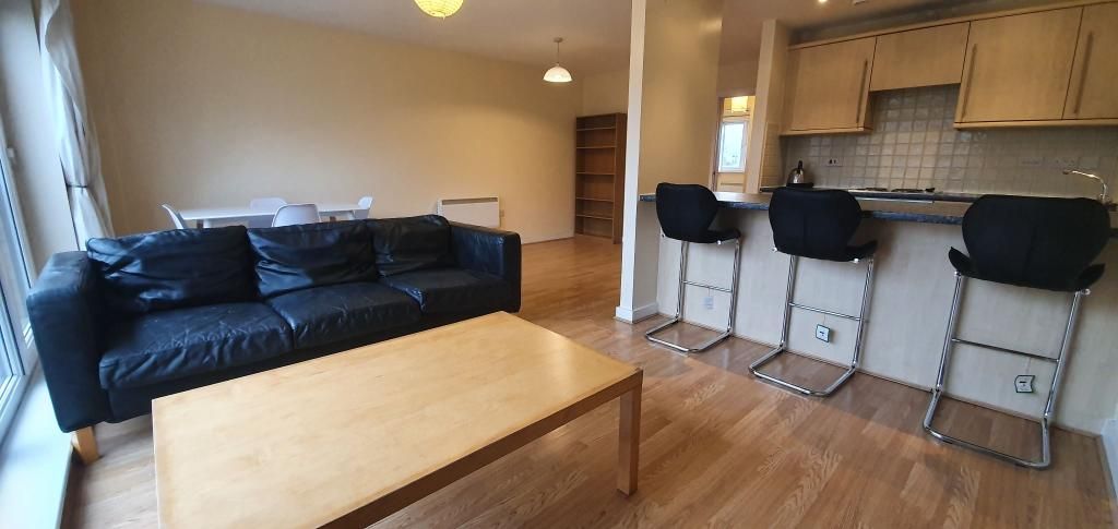 2 bed flat to rent in Old Birley St, Hulme, Manchester. M15, £1,175 pcm