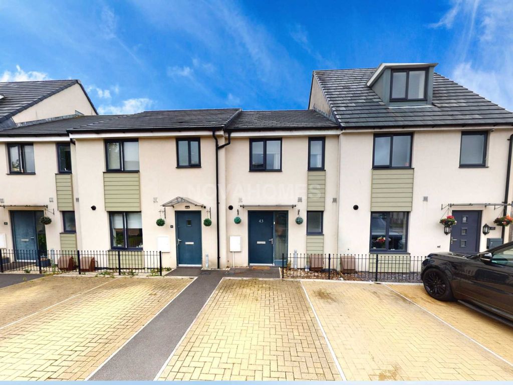 2 bed terraced house for sale in Pennycross Close, Peverell PL2, £215,000