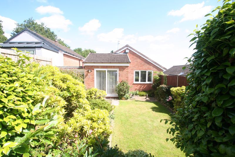 2 bed detached bungalow for sale in Stourbridge, Wollaston, Wolverley Avenue DY8, £360,000